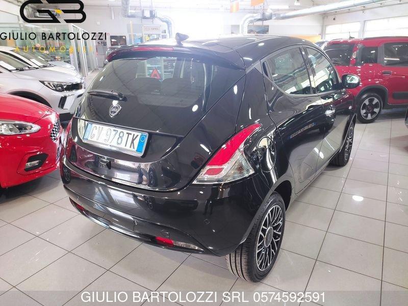 Lancia Ypsilon 1.0 FireFly 5 porte S&S Hybrid Platino