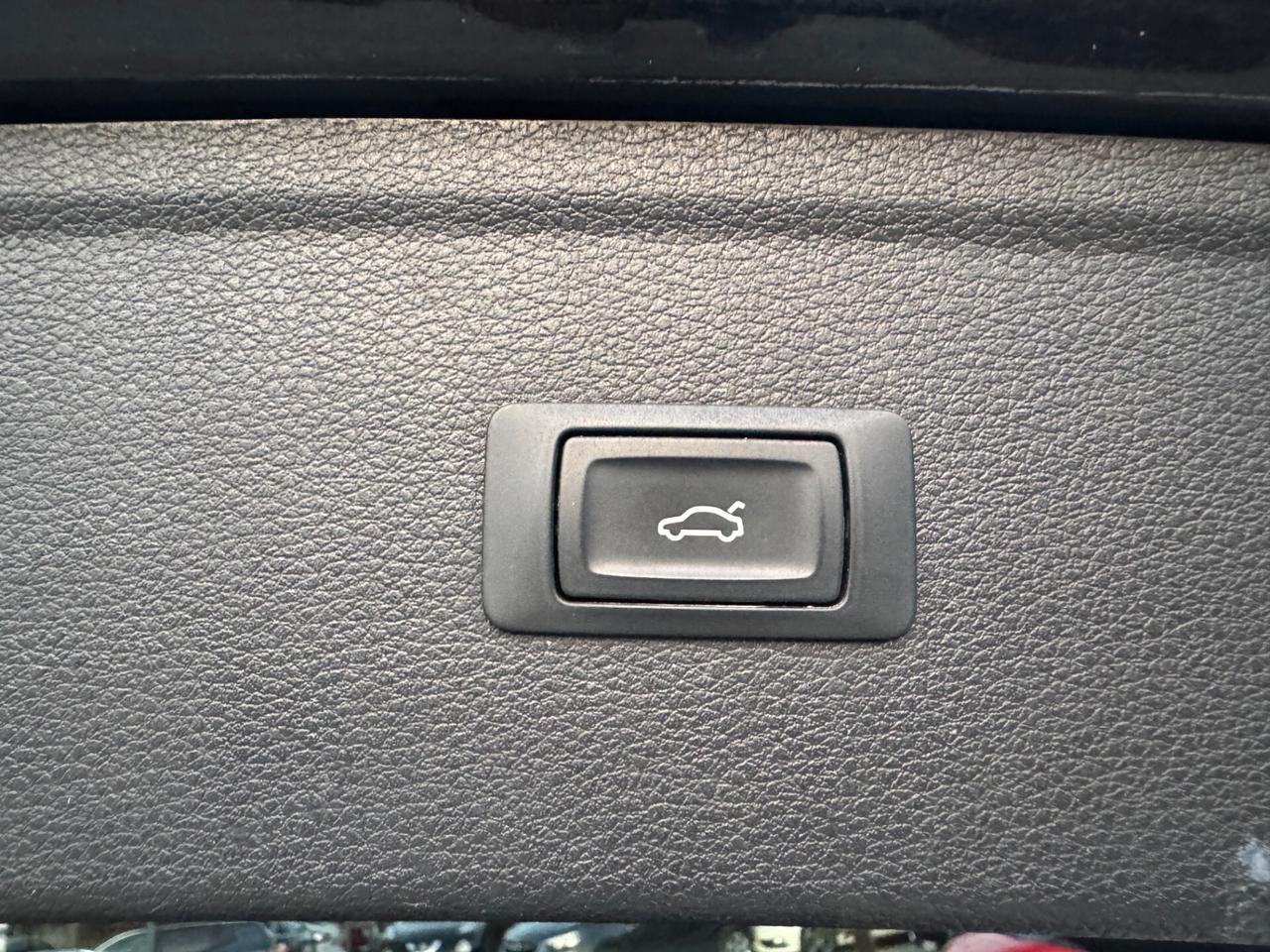 AUDI Q5 2.0 S-LINE INTERNO ED ESTERNO