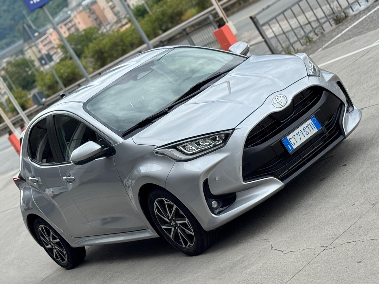 TOYOTA YARID HYBRID SOLI 4286 KM PRONTA CONSEGNA