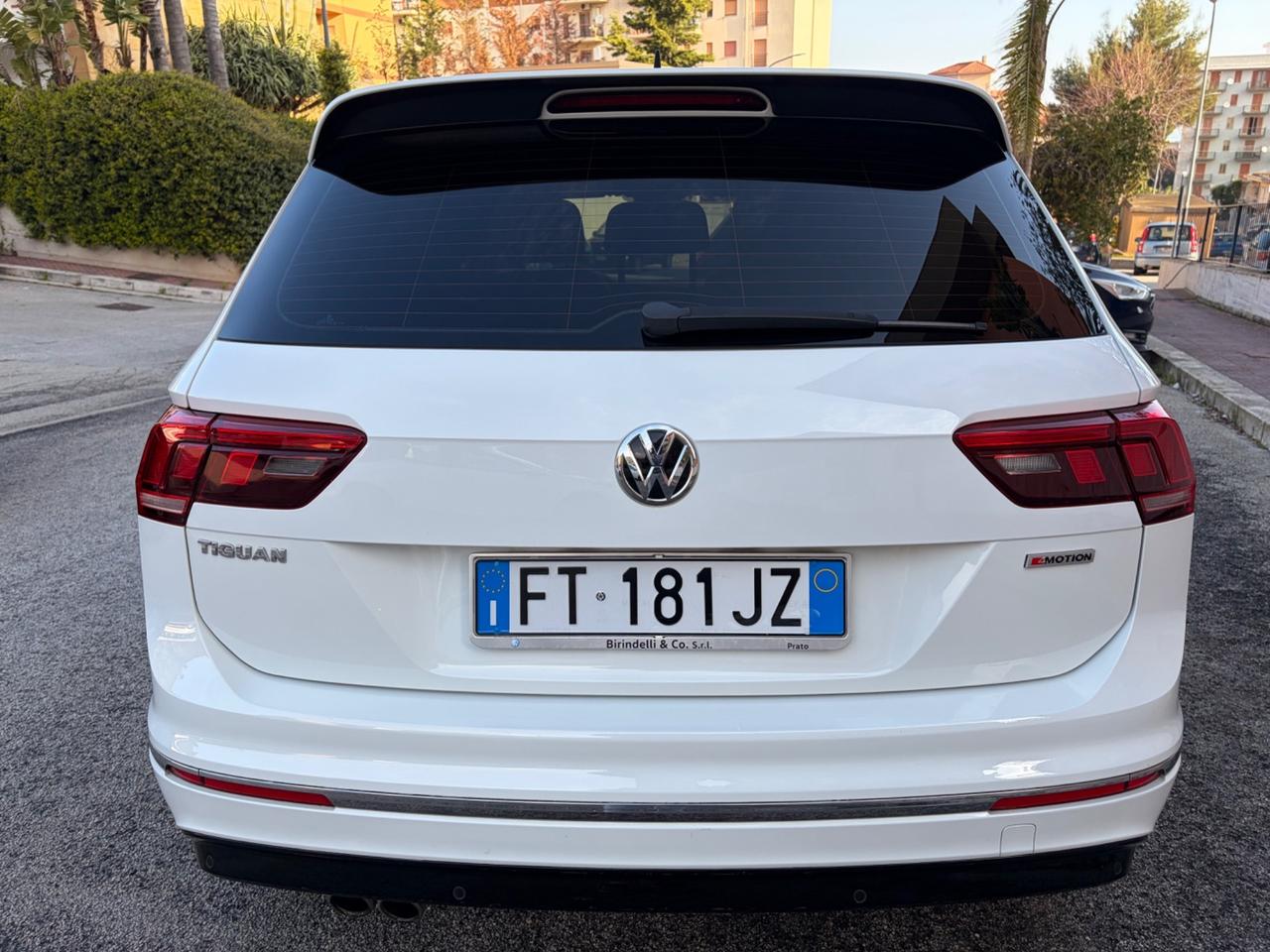 Volkswagen Tiguan 1.6 TDI R-Line strafull !!!