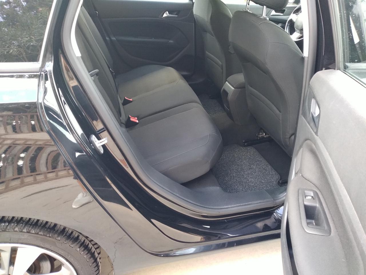 Peugeot 308 BlueHDi 100 S&S SW Business