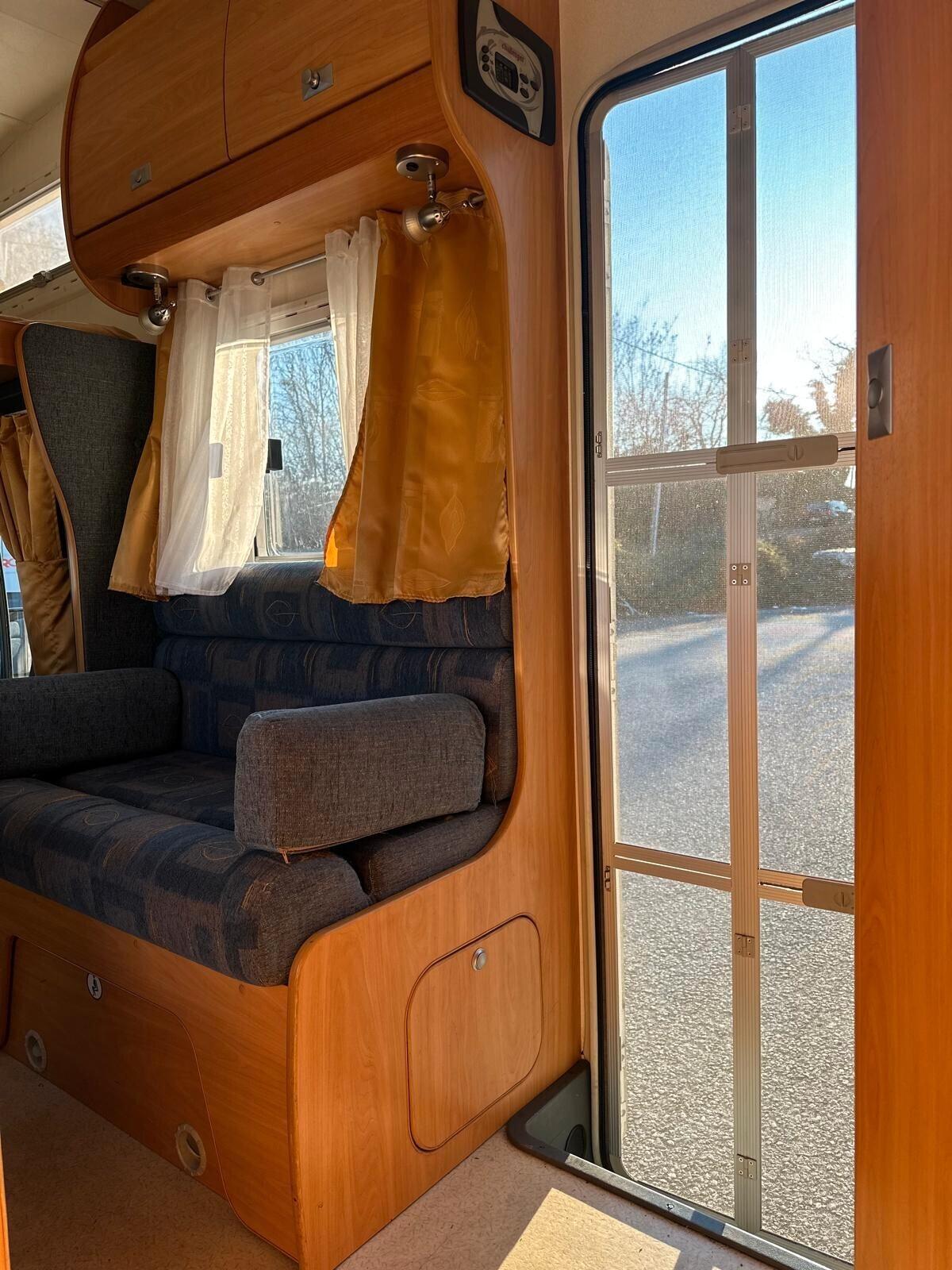 Ford TRANSIT mansardato