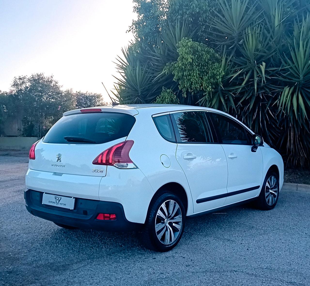 Peugeot 3008 1.6 BlueHDi 115 CV -ALLURE - AUTOCARRO 5 POSTI