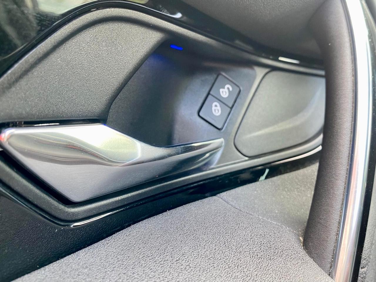 Land Rover Discovery Sport 2.0 TD4 180 CV AWD Auto R-Dynamic V. COCKPIT