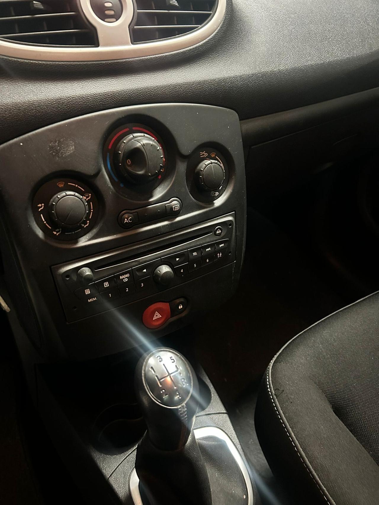 Renault Clio 1.2B SOLO 51.000KM 2011