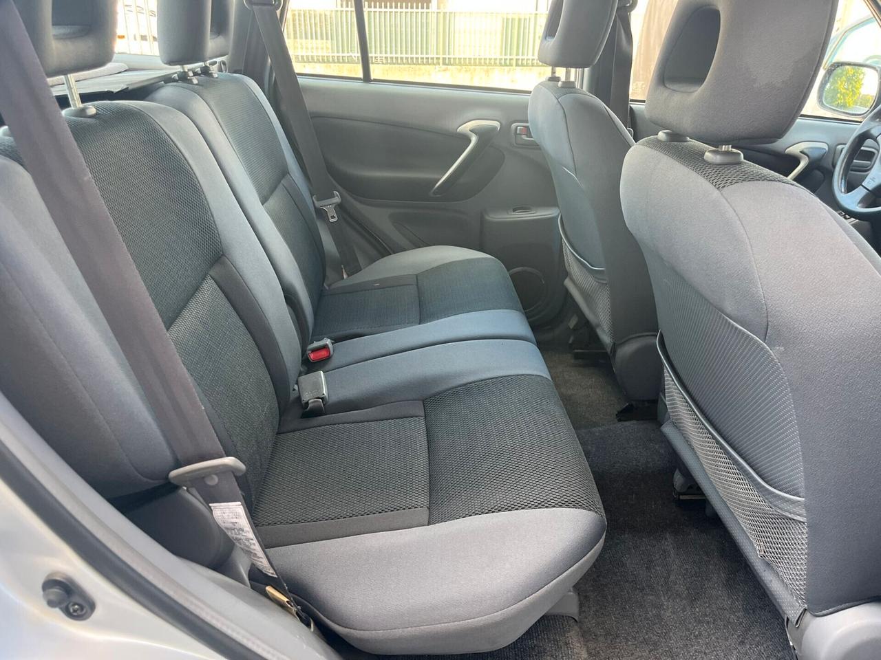 Toyota RAV 4 2.0 16V BENZ 5 porte Sol