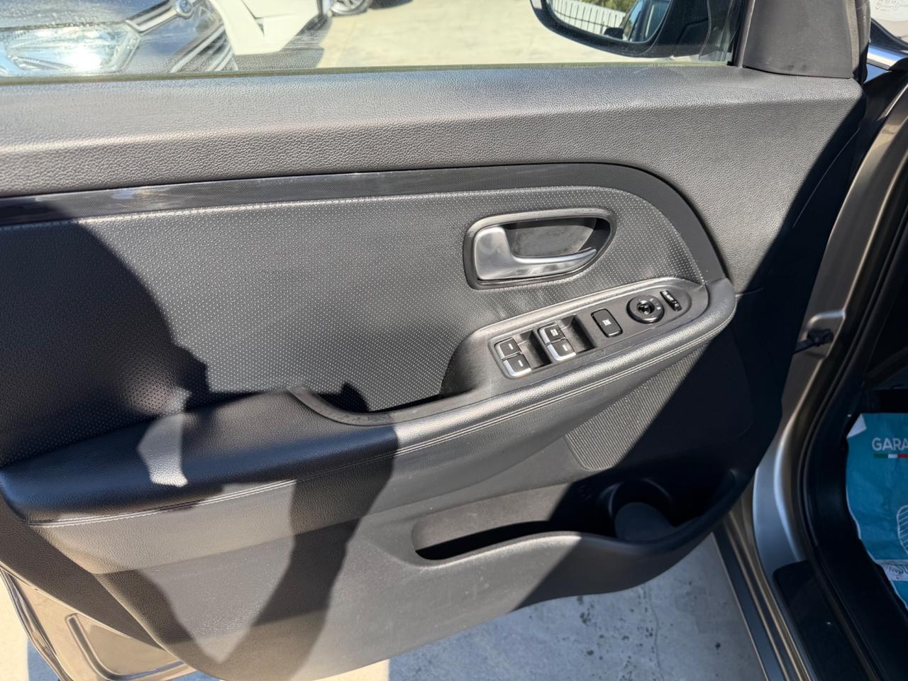 Kia CARENS 1.7 CRDi 136cv /445.000KM