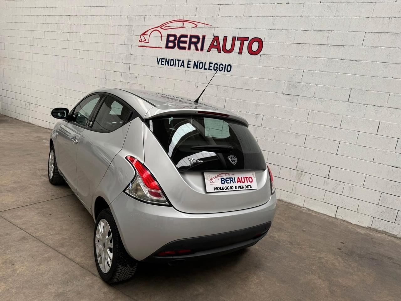 Lancia Ypsilon 5 porte Metano Ecochic Gold