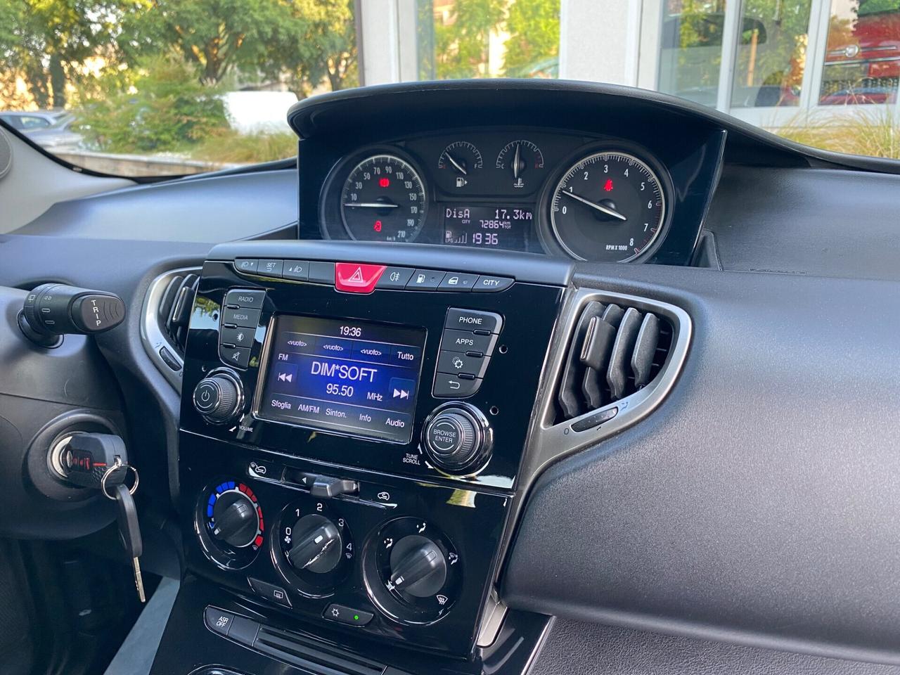 Lancia Ypsilon 1.2 69 CV 5 porte GPL Ecochic Gold