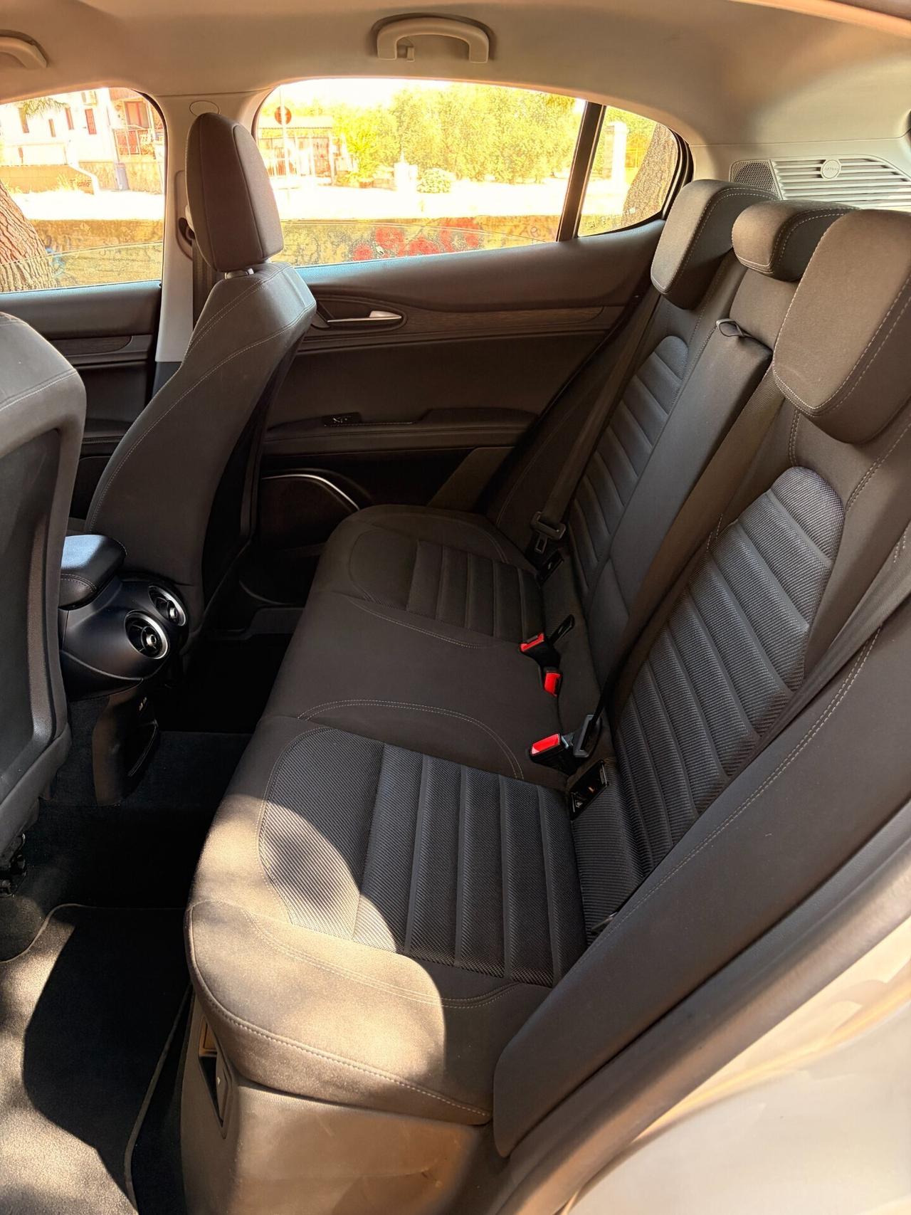Alfa Romeo Stelvio 2.2 Turbodiesel 190 CV AT8 Q4 Business