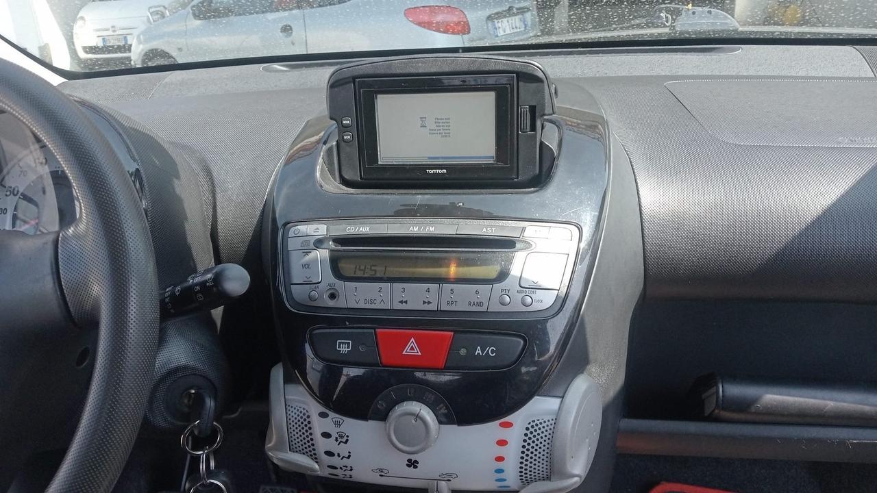 Toyota Aygo 1.0 12V VVT-i 5 porte Cool Soda Connect