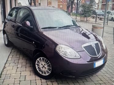 Lancia Ypsilon 1.3 MJT 75cv. Guida neo patentati