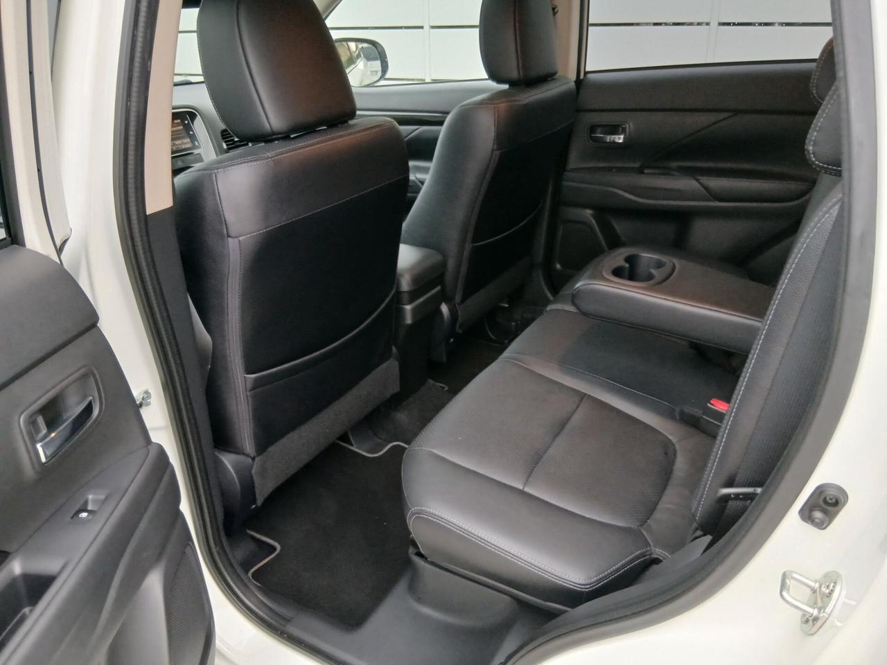 Mitsubishi Outlander 2.2 DI-D 4WD Instyle Plus SDA 7 posti tua a € 199 mese