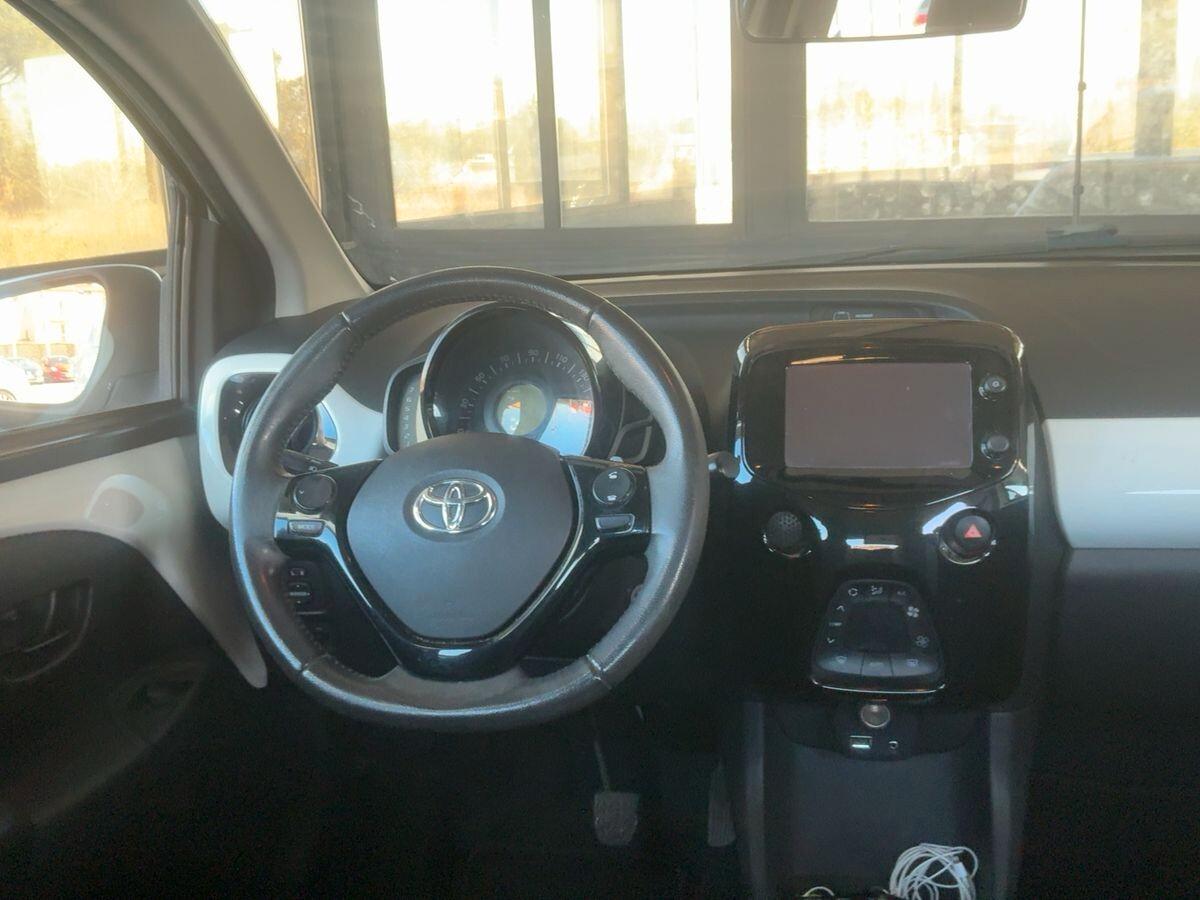 Toyota Aygo 1.0 VVT-i 69 CV 5 porte x-play