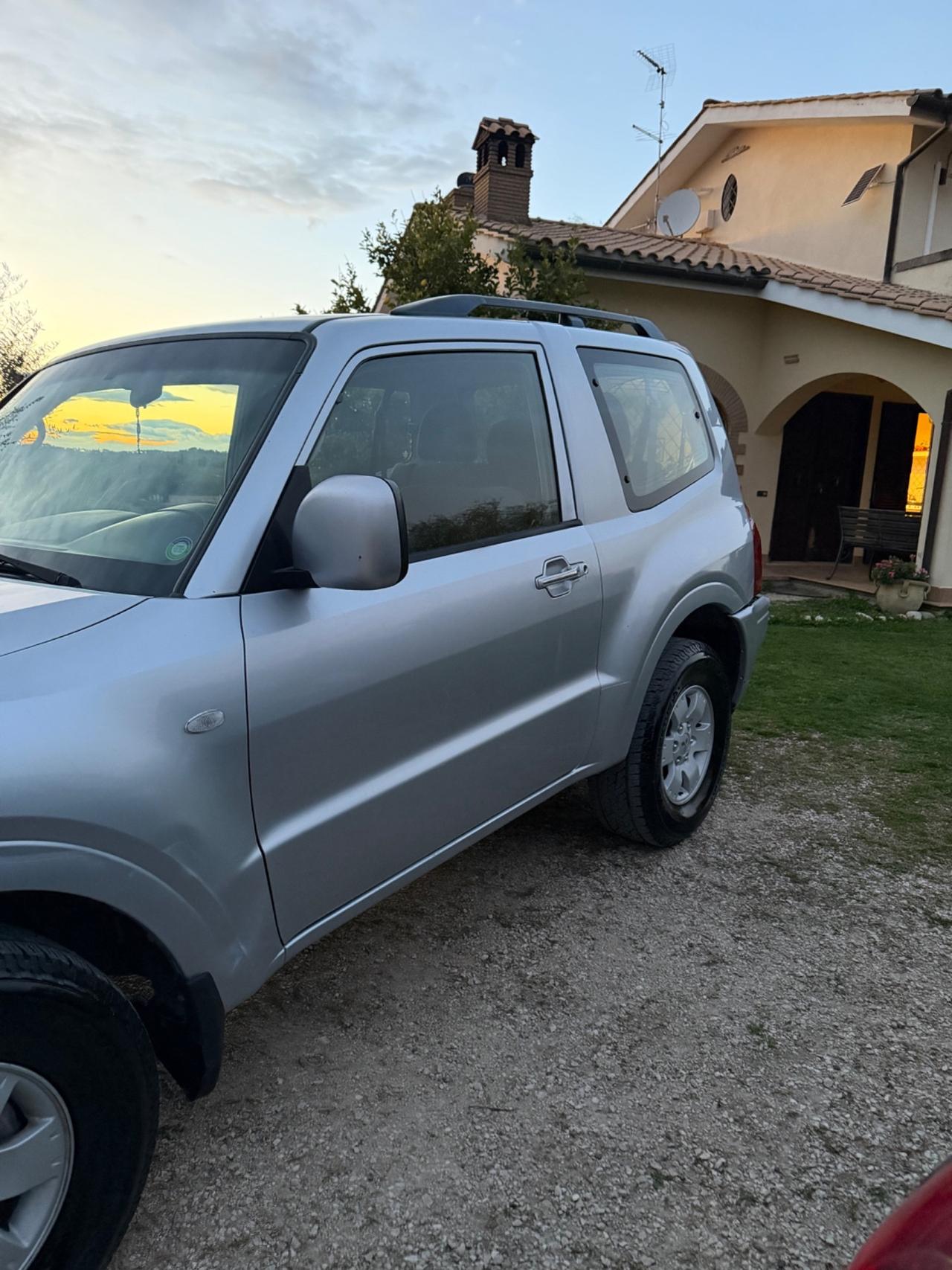 Mitsubishi Pajero 2.5 TDI 3p. Instyle