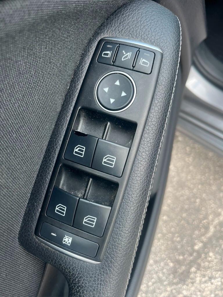 Mercedes-benz B 180 SPORT......SOLI 75000KM