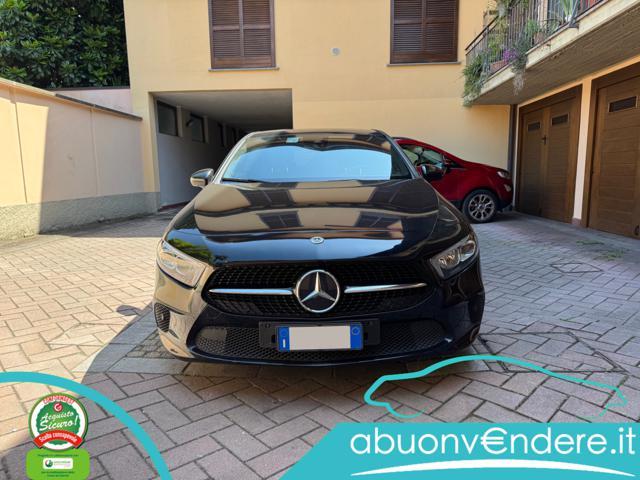 MERCEDES-BENZ A 200 d Automatic Premium
