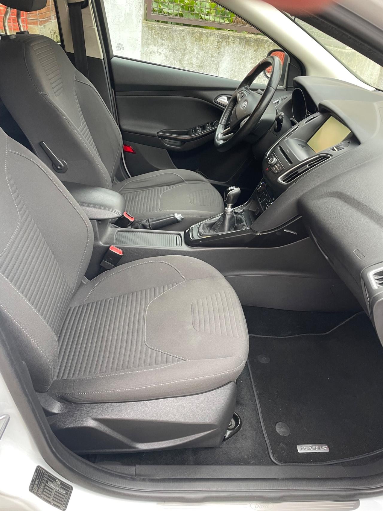 Ford Focus 1.5 TDCi Titanium garanzia 12 mesi