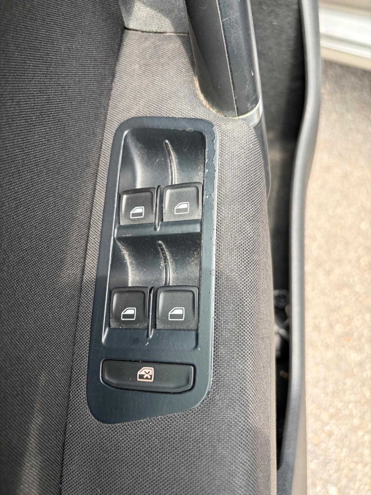 VOLKSWAGEN GOLF SPORTSVAN 1.6 TDI COMFORTLINE