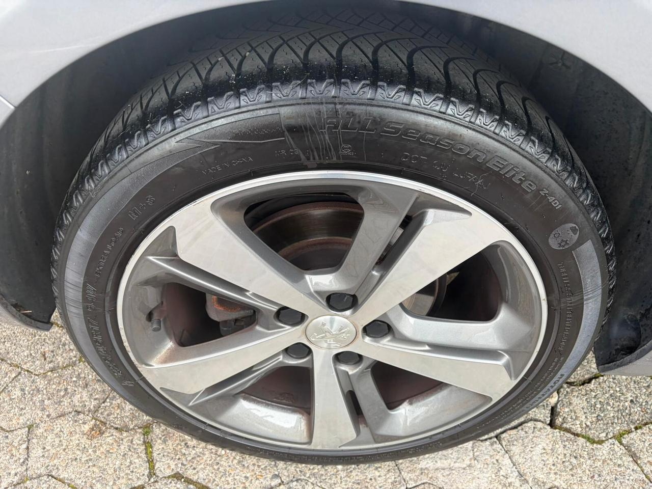 Peugeot 308 PureTech Turbo 130 S&S Allure*EURO6*NAVI*CERCHI