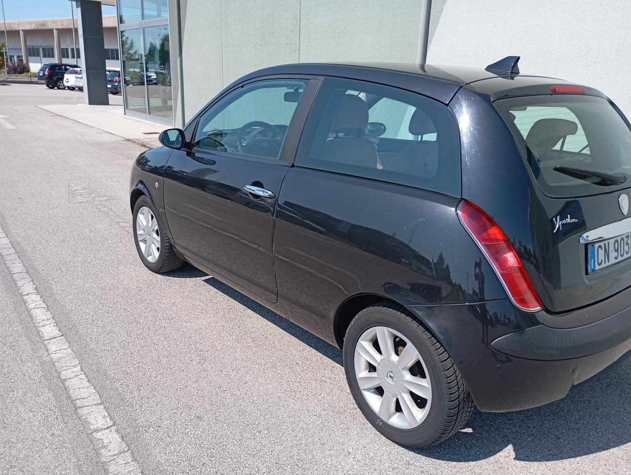 LANCIA YPSILON OK NEOPATENTATI