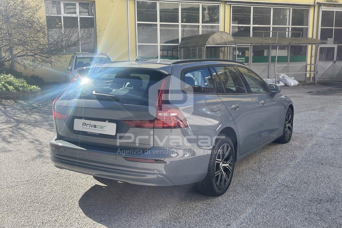 VOLVO V60 B4 (d) automatico Ultimate Dark