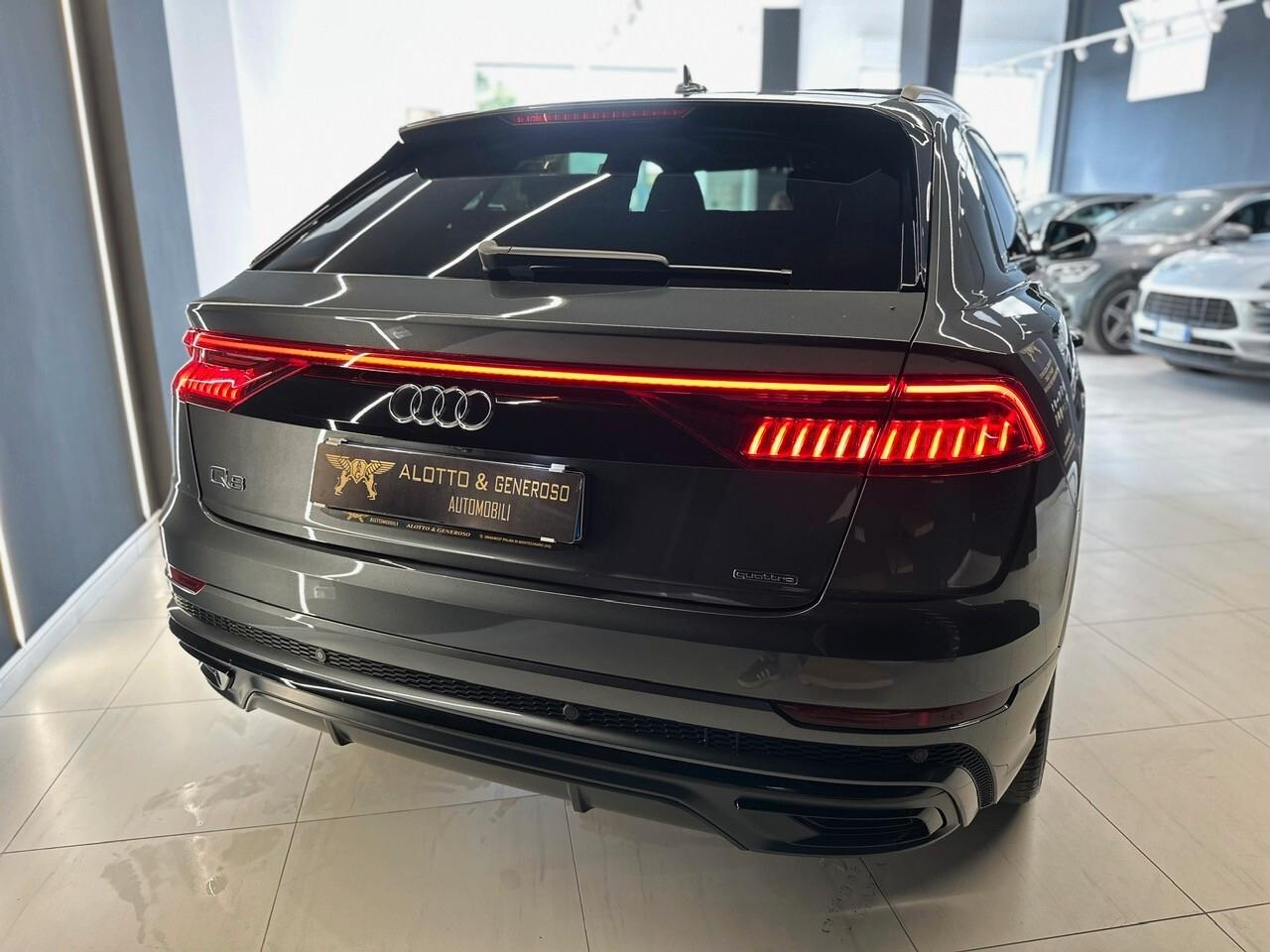 AUDI Q8 50 TDI 286 CV TETTO S LINE FULL