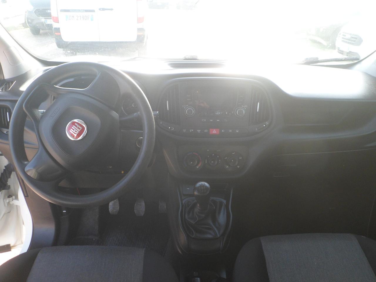 Fiat Doblo 5 posti autocarro