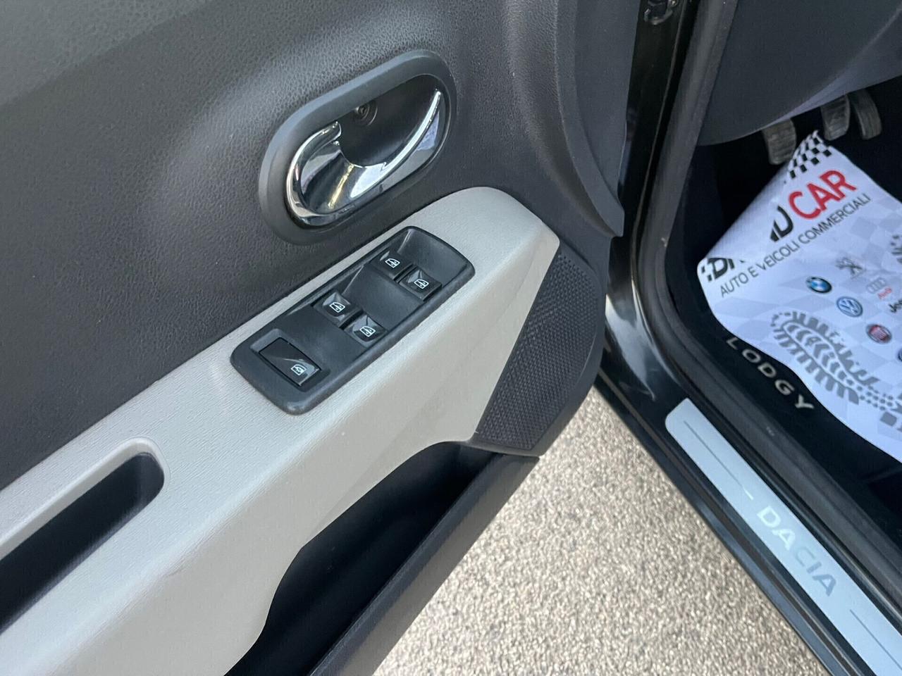 Dacia Lodgy 1.5 dCi Lauréate Gancio traino Unipro 2014