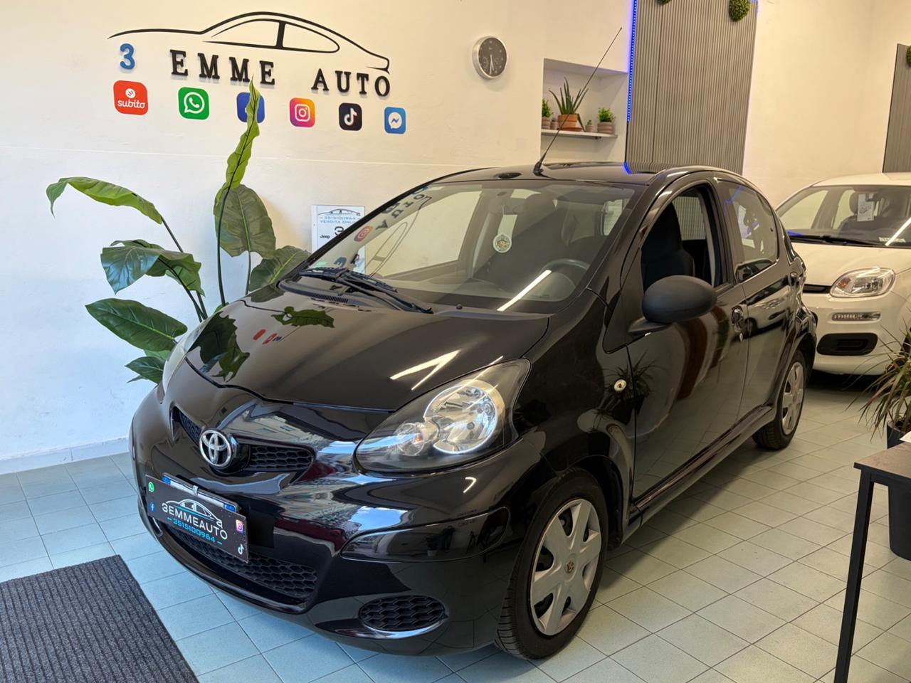Toyota Aygo 1.0 5 porte Now 12 MESI DI GARANZIA