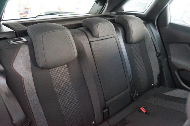 PEUGEOT 3008 BlueHDi 130 S&S EAT8 Active Business