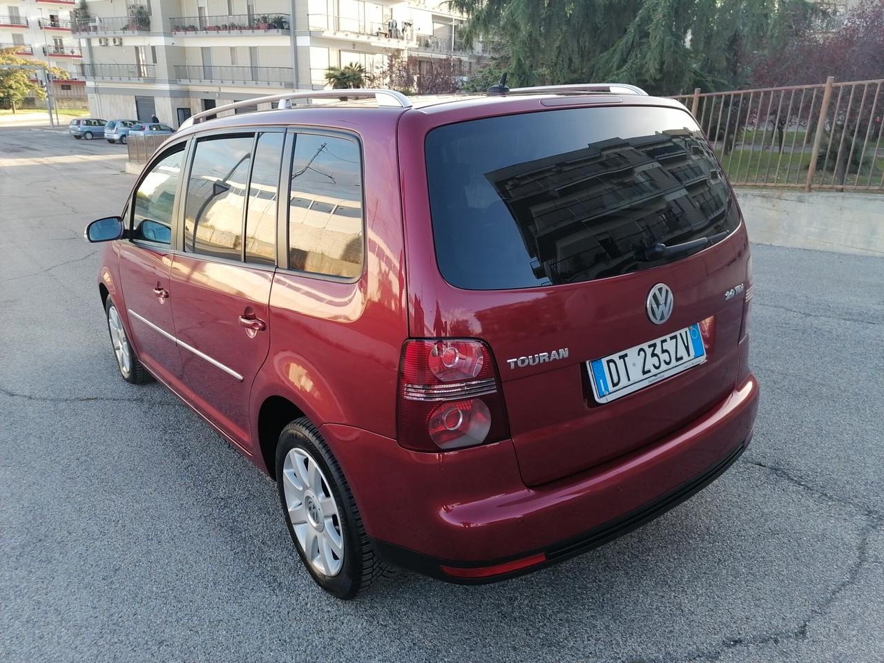 Volkswagen Touran 2.0 TDI HIGHLINE 7 POSTI 2009