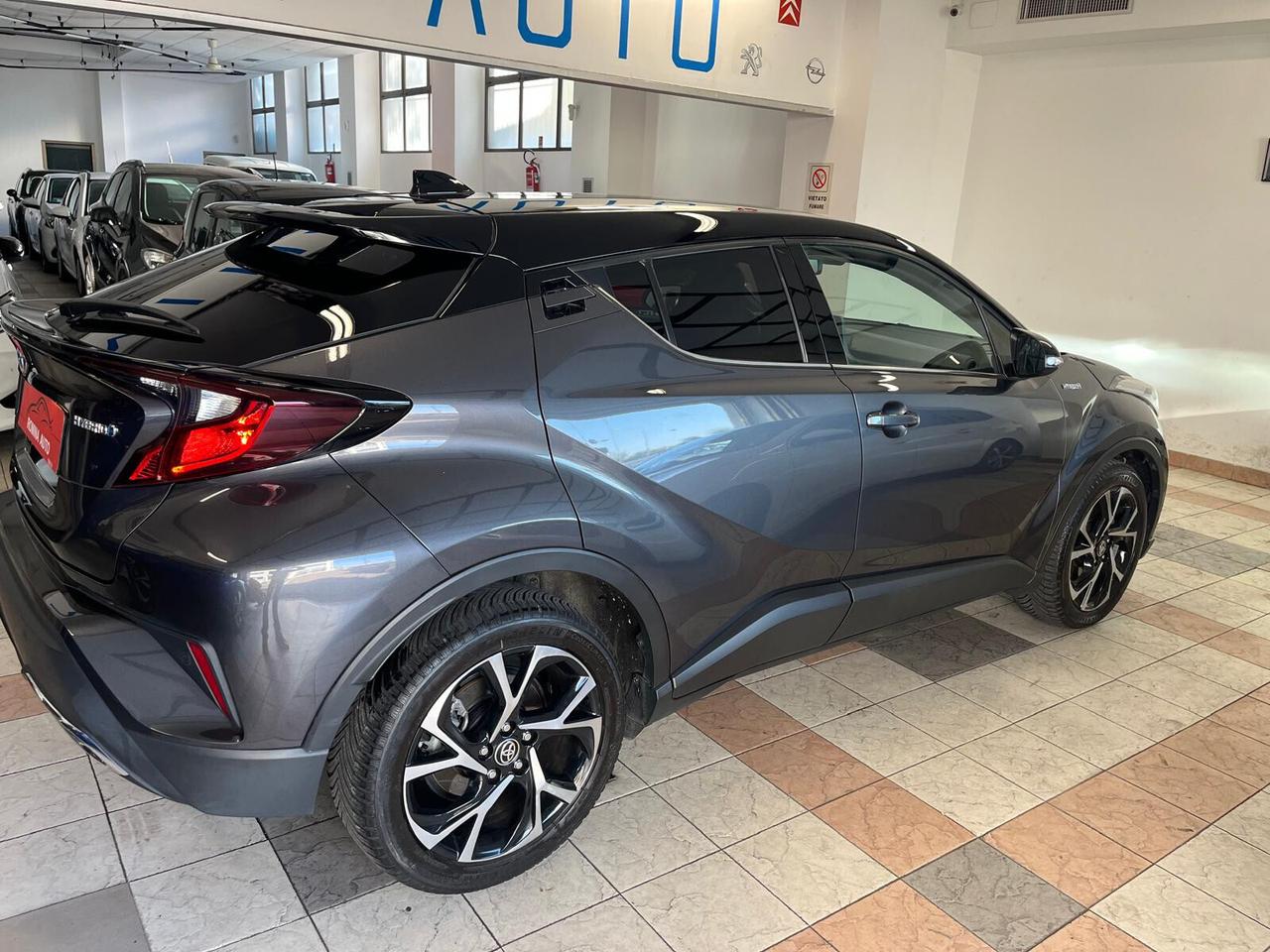 Toyota C-HR 2.0 Hybrid E-CVT Trend