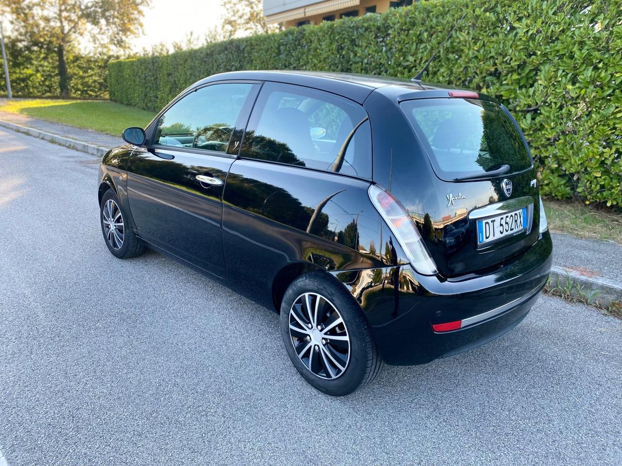 Lancia Ypsilon 1.2 Argento
