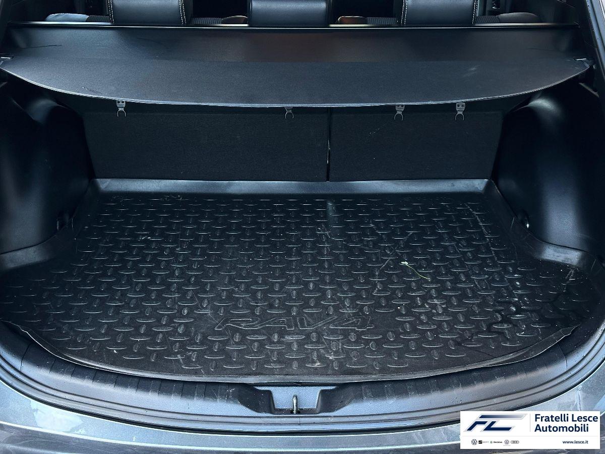 TOYOTA - RAV4 2.0 d-4d Lounge 2wd mt (Esposizione Piano Lago)