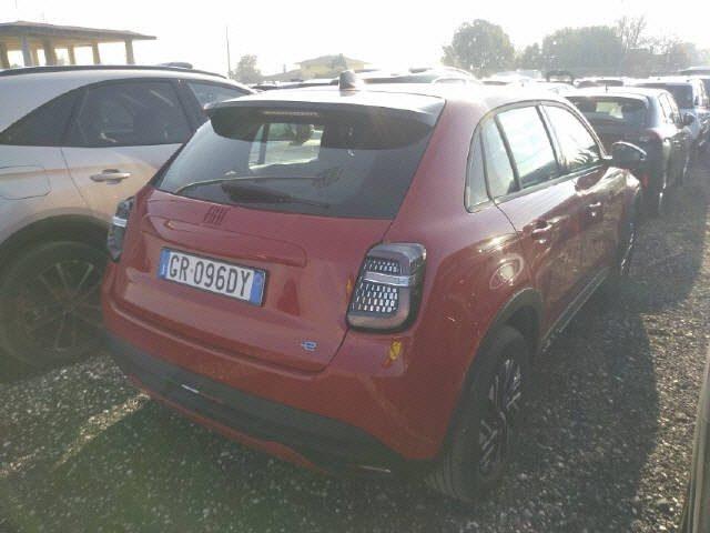 FIAT 600e - RED