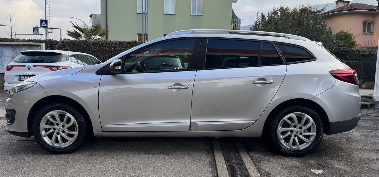 Renault Megane Mégane dCi 110CV EDC SporTour Limited