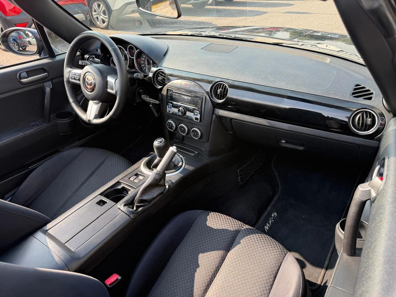 Mazda MX-5 Roadster 1.8L Wind