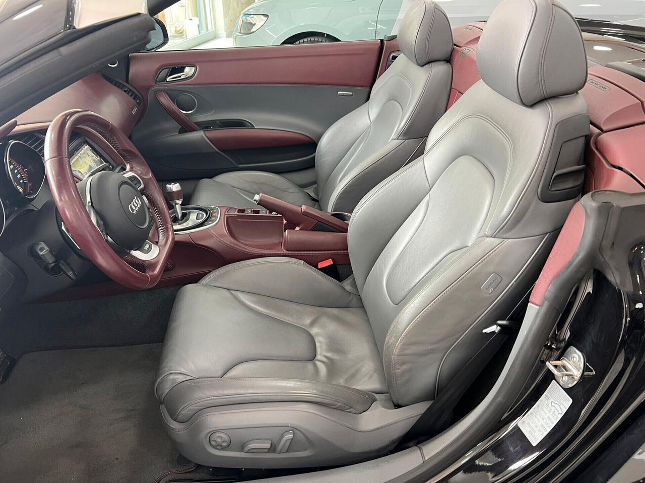 NUOVA AUDI R8 5.2 V10 FSI 525CV QUATTRO R-TRONIC CABRIO IDENTITY BLACK