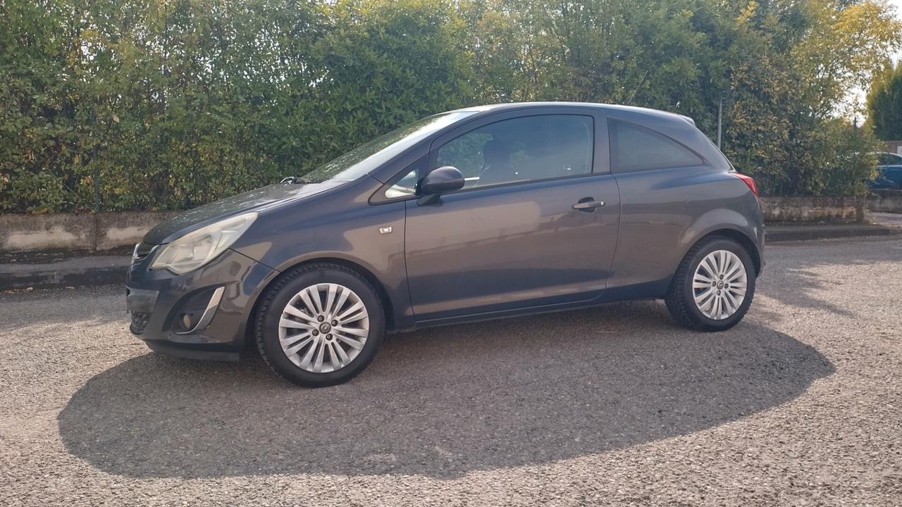 Opel Corsa 1.2 85CV 3 porte GPL-TECH Edition
