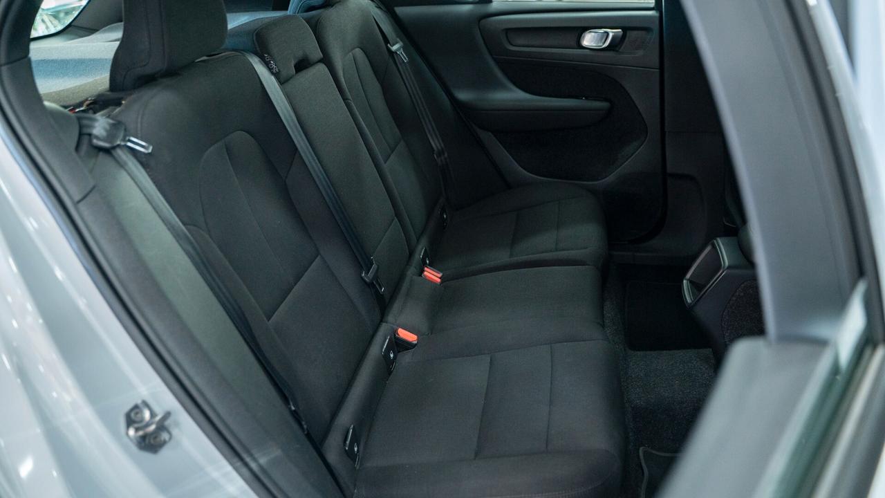 Volvo XC40 2.0 D3 150 CV MOMENTUM PRO AUTO NAVI LED FULL OPTI