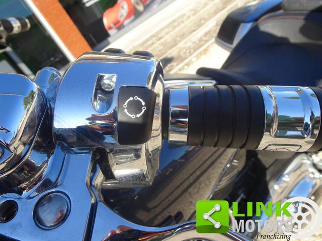 HARLEY-DAVIDSON FLHX Street Glide CVO
