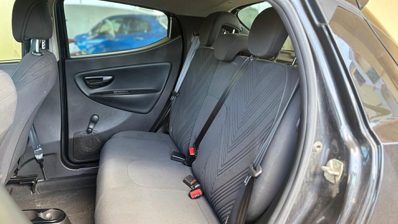 Lancia Ypsilon 1.0 FireFly 5 porte S&S Hybrid Gold