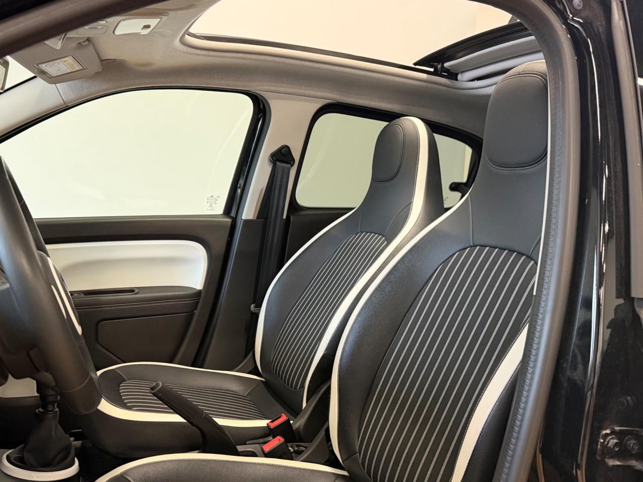 Renault Twingo INTENS FALTDACH LED NAVI PELLE