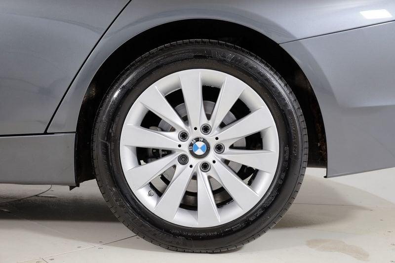 BMW Serie 3 F30 2015 Berlina Diese 318d Luxury auto