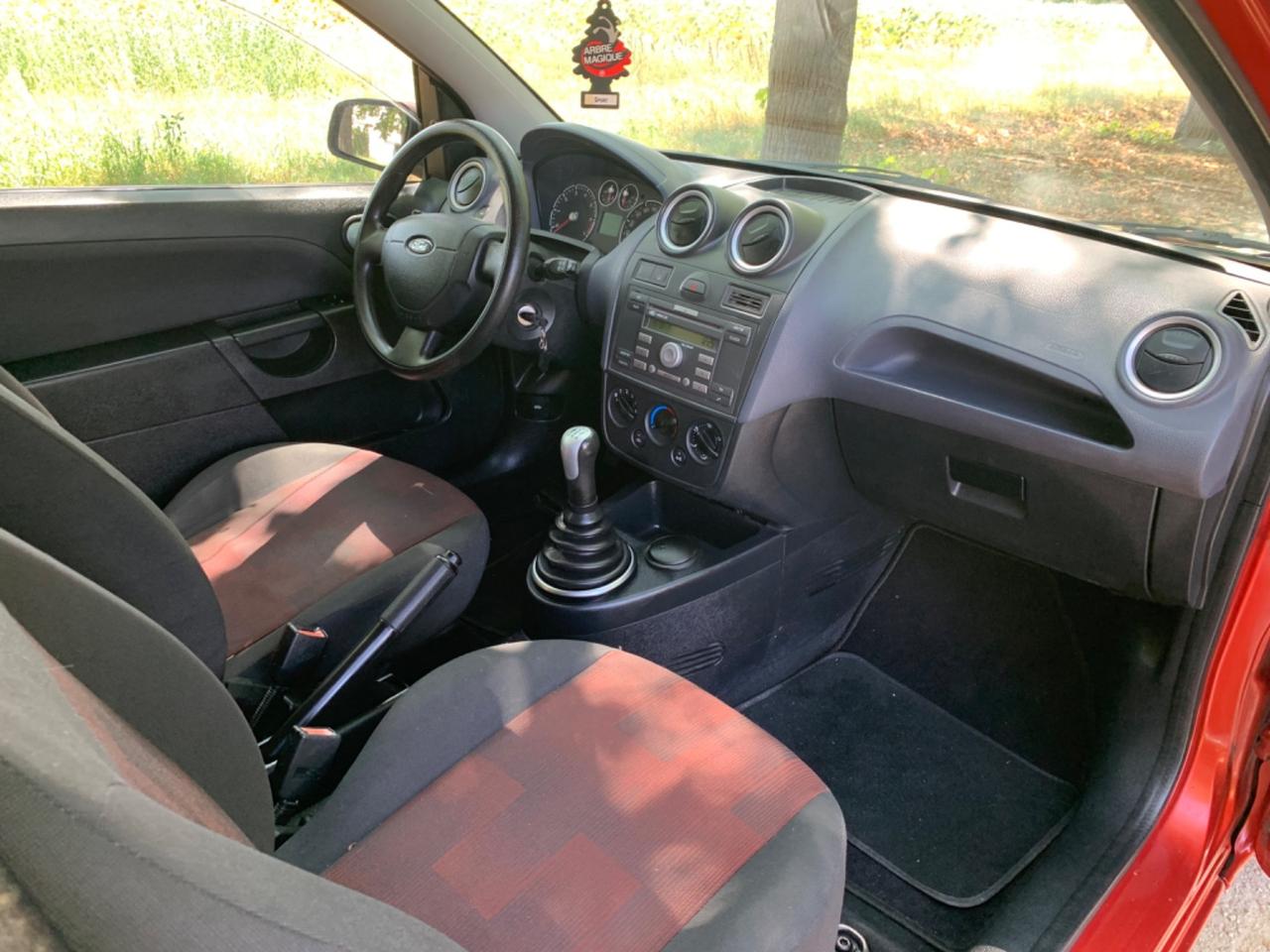 Ford Fiesta 1.2 titanium accessoriata