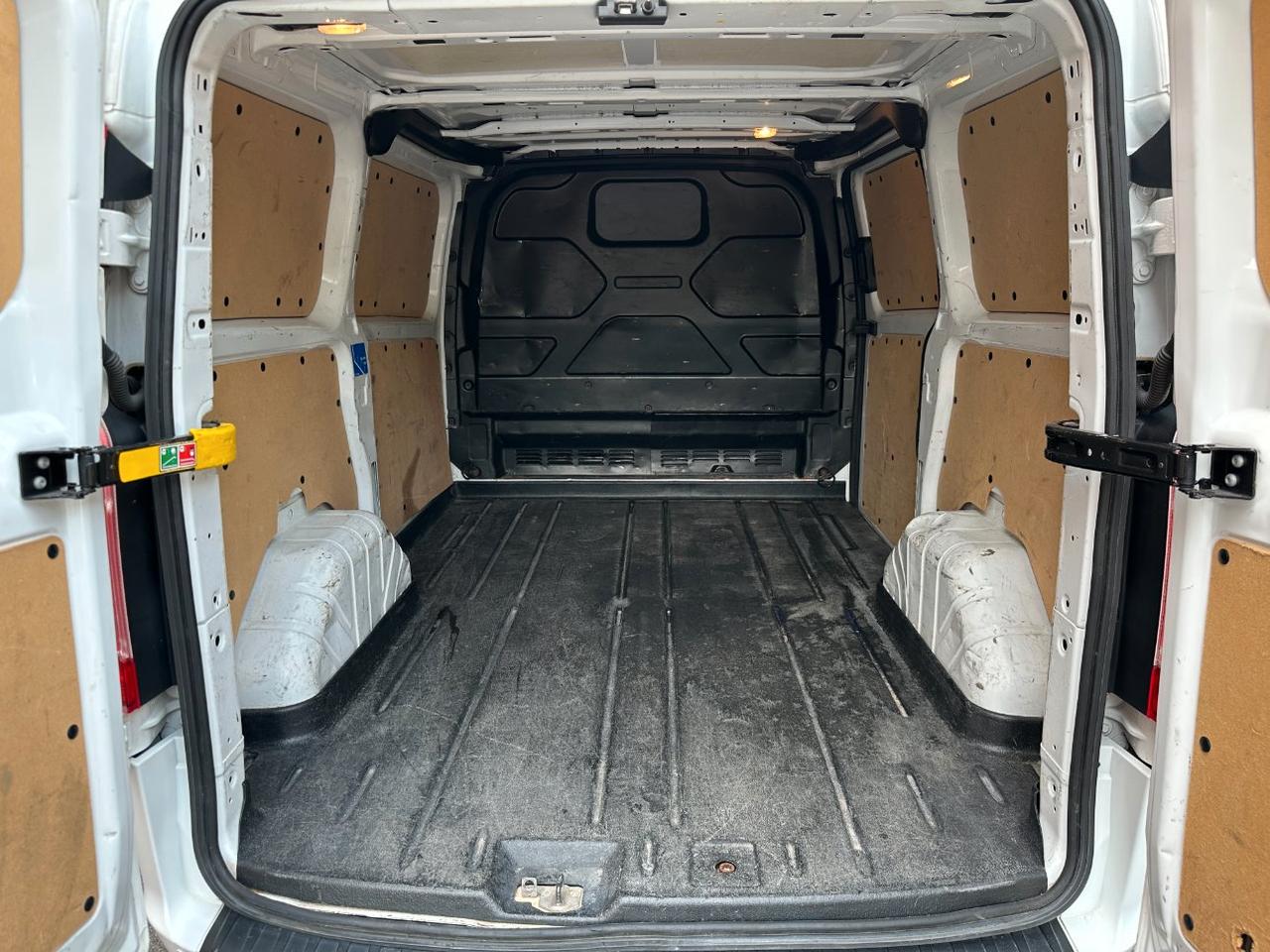 FORD Transit Custom 320 2.0 tdci 130cv Trend L1H1 E6.2 - IVA Esposta