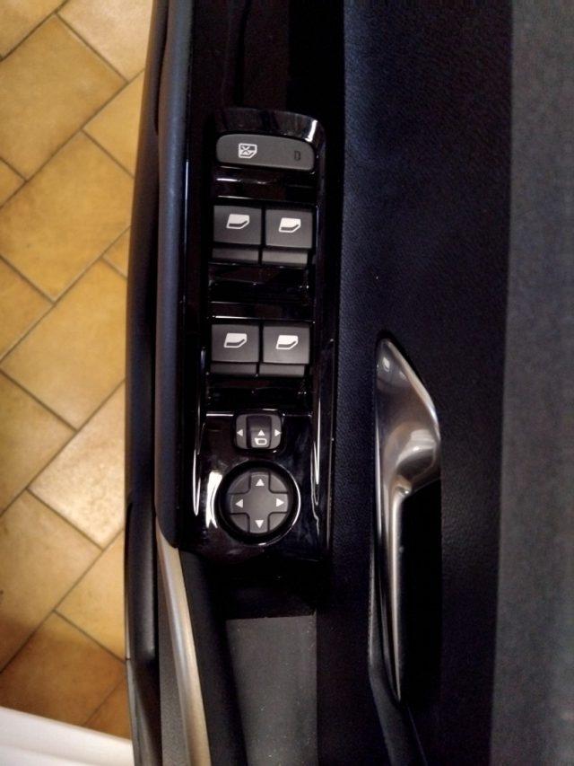 LANCIA Ypsilon 1.2 Hybrid e-DCT LX VIDEO 17"