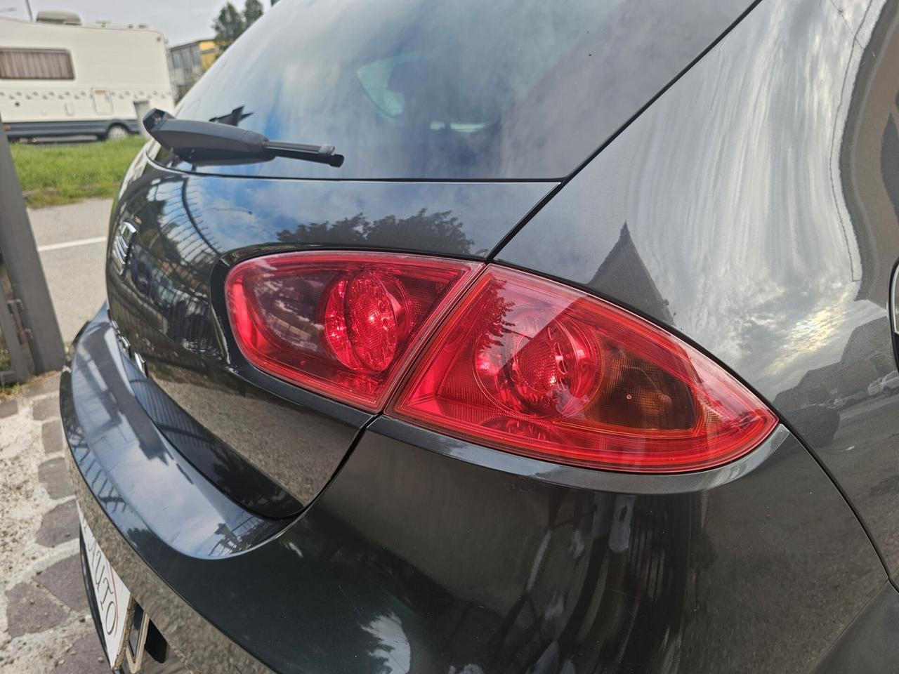 Seat Leon 1.6 TDI 105cv Style*DSG*Tetto*Euro5*