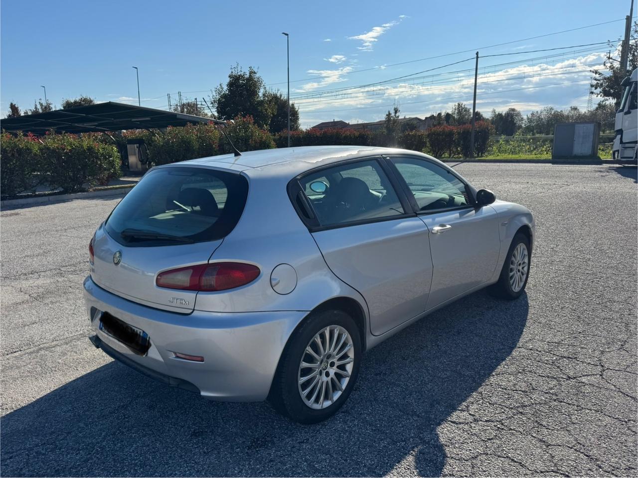 Alfa Romeo 147 1.9 JTD M-JET 16V 5 porte Dist.